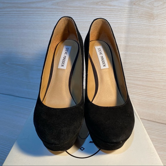 Gorgeous Steve Madden Heels - Picture 2 of 10